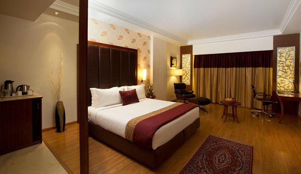 Hotel The The Grand Magrath Bangalore Buitenkant foto