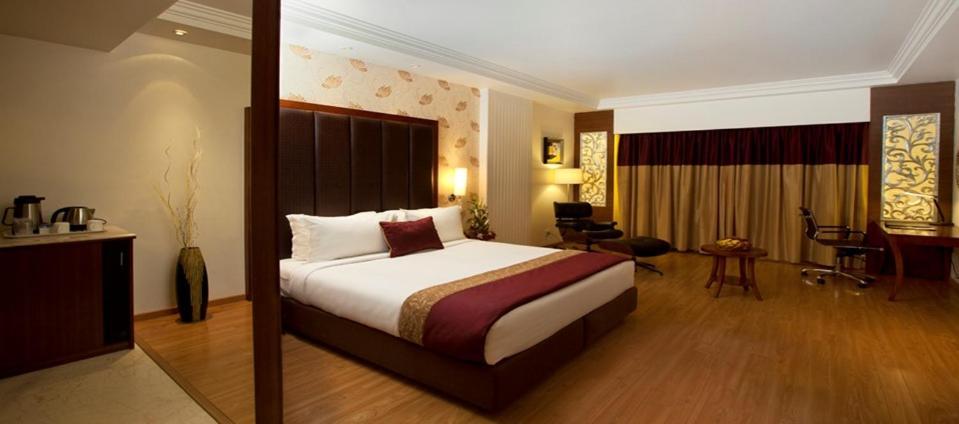 Hotel The The Grand Magrath Bangalore Buitenkant foto